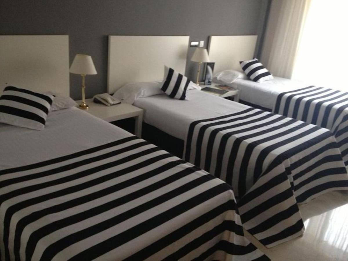 Esentia Togumar - Triple 3 Adults Hotel - Madrid — Photos 2